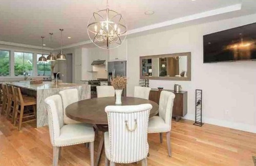 Montauk House | Great central location, new constructionheated gunite saltwaterpool