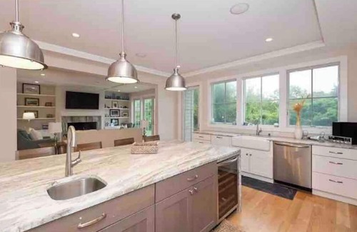 Montauk House | Great central location, new constructionheated gunite saltwaterpool