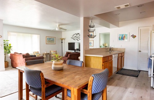 Central Mission Beach Condo | Great Condo in Mission Beach only a block from the ocean and steps to the bay.
