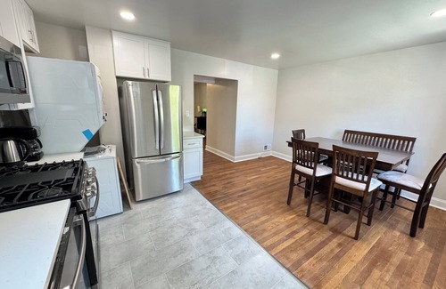 Washington House | Great COZY Entire House in DC with Easy Parking