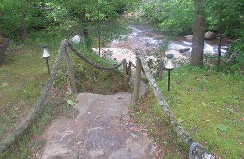 Hiawassee Cabin | GREAT DEAL $85 per night ON BEAUTIFUL HIAWASSEE RIVER