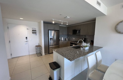 Doral Apartment | Great Deal Luxury Condo in Downtown Doral, Pool,Gym, 10minutes from Airport