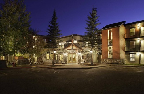 Steamboat Springs Hotel | Great Deal! Two Great Units, Near Steamboat Ski Resort, Free Shuttle Service, Jacuzzi, Mountain Biking