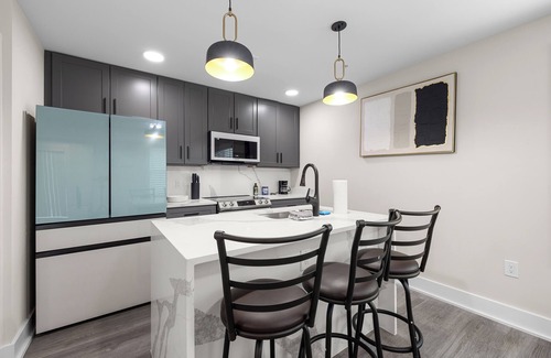 Columbia Heights Apartment | Great Duplex near Metro NEW Apartment