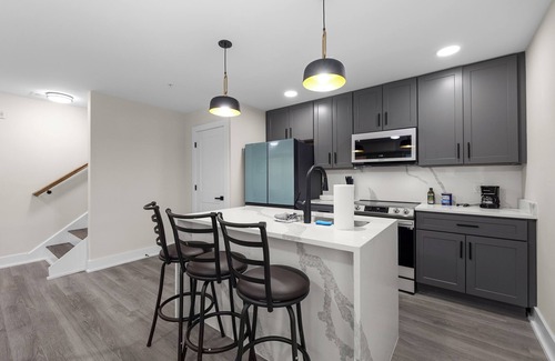 Columbia Heights Apartment | Great Duplex near Metro NEW Apartment
