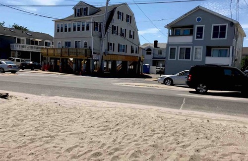 Devon House | Great Duplex with Water Views and Steps to the Beach