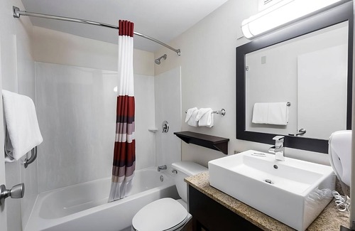 Woburn Hotel | Great Find! 3 Budget-Friendly Units! Pet-Friendly, Minutes to Stone Zoo!