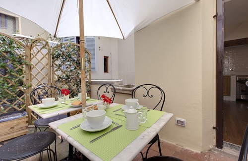 Santo Spirito Apartment | Great Flat in the Heart of Florence, 5 min walk to the old bridge