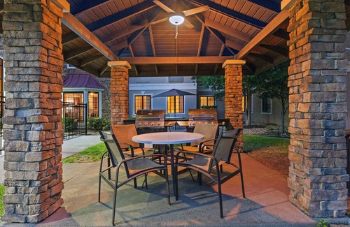 Round Rock Condo | Great for Business Travelers! Air-Conditioned King Suite + FREE Buffet Breakfast