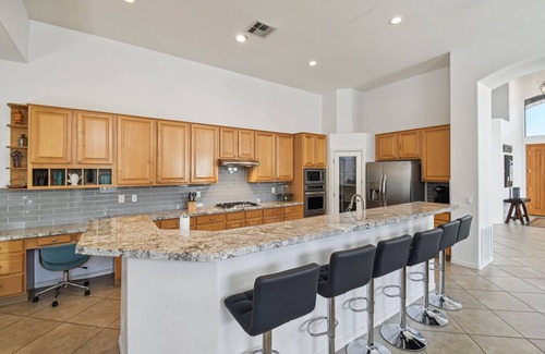 Arabian Crest House | Great for families; Heated Pool & Spa, Very Clean!