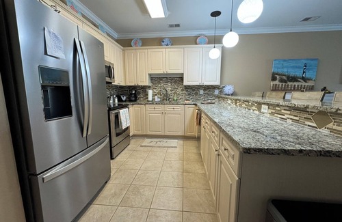 Central Myrtle Beach Apartment | Great for Golfers and Beach Goers Alike