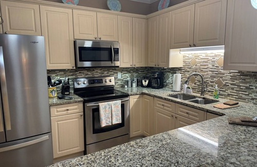 Central Myrtle Beach Apartment | Great for Golfers and Beach Goers Alike