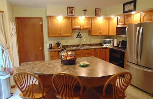 Mishawaka House | Great for Graduation! Close to ND…