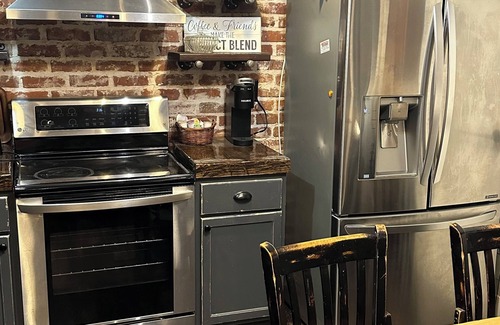 Greenwich House | Great for holiday. Large areas, Christmas Tree, Hot Tub, Fireplace, game room