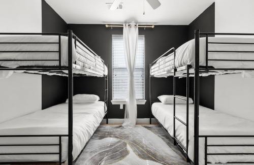 Frisco Apartment | Great for kids Sleeps 10 Lux 2B The Star Toyota Legacy West