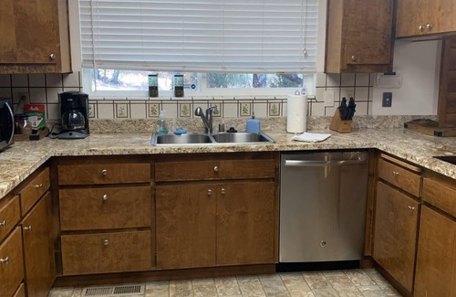Oroville East House | Great for Large Families Lake House Lake Oroville!