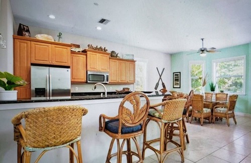Siesta Key Condo | Great Gulf View! Steps to the No.1 Beach in a 2,759 sqft luxury townhome