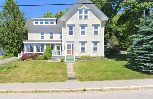 Southwest Harbor House | Great Harbor Inn Bermuda Room 22