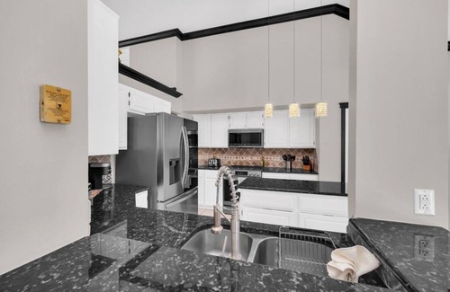 Fairvilla House | Great home with a very large pool to enjoy with the whole family.