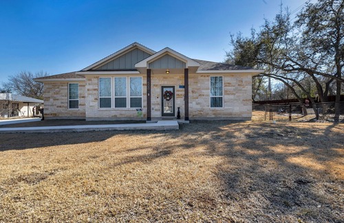Johnson City House | Great House in the heart of the Hill Country