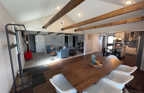 Cassopolis House | Great house with outside hot tub - 1 block from Diamond Lake