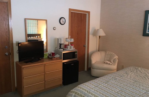 Killington Condo | Great King Bed studio, close to lifts, spa, indoor pool and great restaurants!