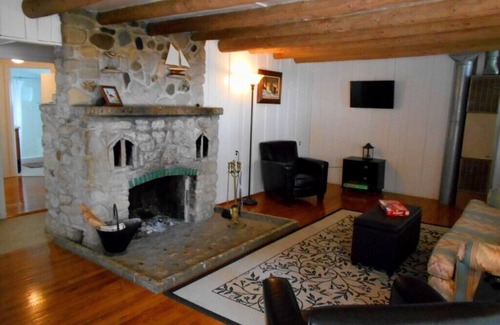 Sturgeon Bay Cottage | Great Lake Michigan Beach in Door County. Don't miss summer fun!