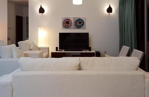 Thalapathpitiya Apartment | Great Location Living, Modern 2-Bed Apartment with Pool & Gym, Full Amenities, Long Stays Welcome