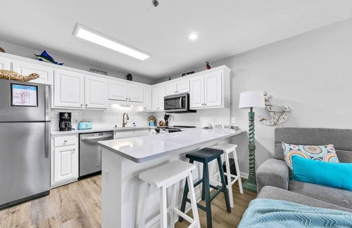Summer Breeze Condo | ☀️Great Location-Horizon South 55-101- The Retreat☀️