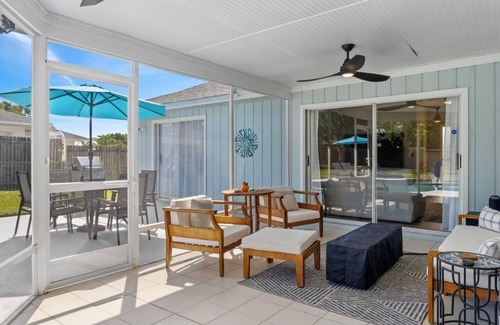 Florida Ridge House | Great Location, 10 Mins to Beach, Vero Pool House