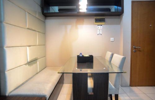Old Jakarta Apartment | Great Location 2BR Maple Park Sunter Apartment By Travelio