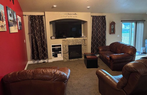 Piedmont House | Great location and house with open floor plan