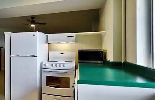 Upper Lonsdale Apartment | Great location, Upper Lonsdsle, North VAN, separate entrance. Basement suite.