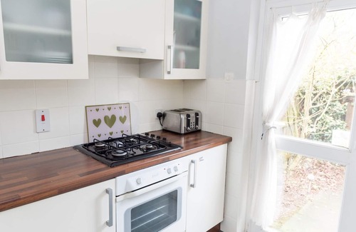 Belfast City Centre Apartment | Great Location/City Centre/Parking/4 Beds