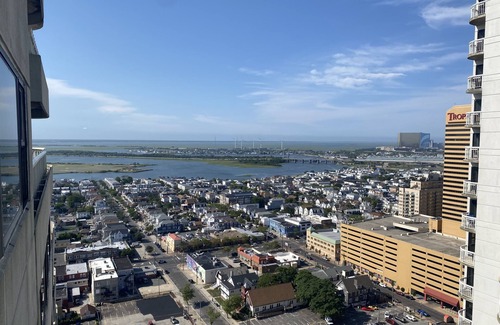 Atlantic City Condo | Great Location, Clean and Large 1 bed, on the Boardwalk, Pool, Beach, Jacuzzi,