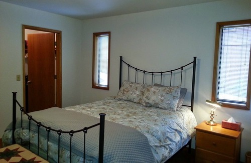 Truckee House | Great Location, Easy Access, Wi-Fi, 50" TV, Open Layout, Renovated Kitchen!