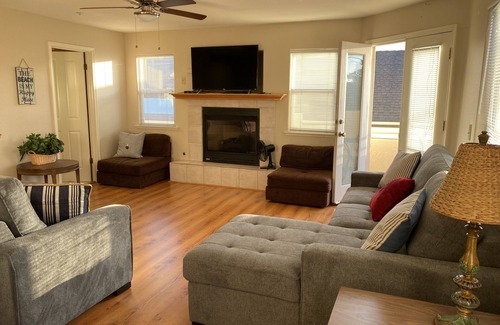Motel District Condo | Great location! Easy beach access! Sleeps 12