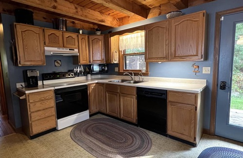 Bailey Island Cottage | Great Location! Expansive deck with huge yard! Well maintained path to the rocky shoreline.
