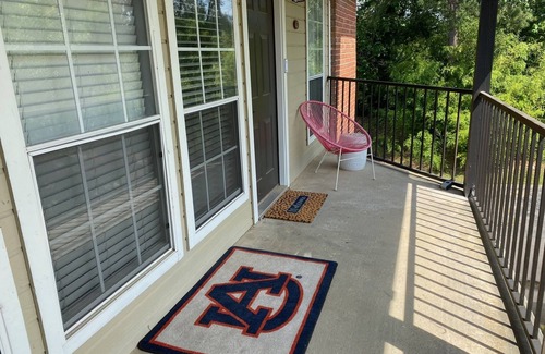 Auburn Apartment | GREAT LOCATION FOR ALL OF AUBURNS SPORTS!