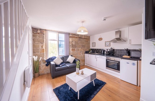 Leeds Apartment | Great Location for Work Near Kirkstall