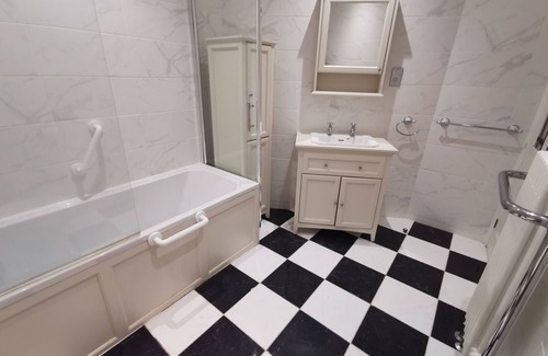 Trafford House | Great location