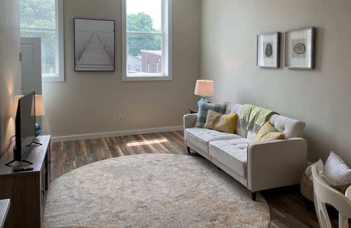 Downtown Saugerties Apartment | Great Location in Village! Newly Renovated 2 bed!