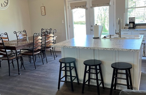 Shell Knob House | Great Location near Shell Knob bridge with large fenced yard for kids!