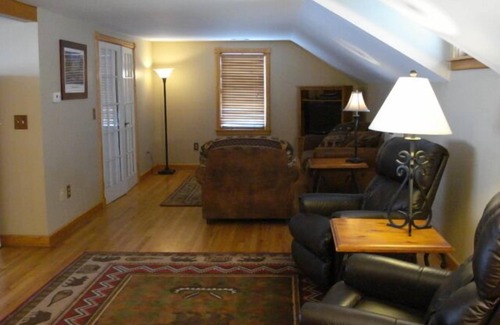 Leland Apartment | Great Location Next to Fishtown in Leland