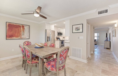 Siesta Key Condo | Great location on the Beach!nrenovated 2bd,2bth, Christmas week available!