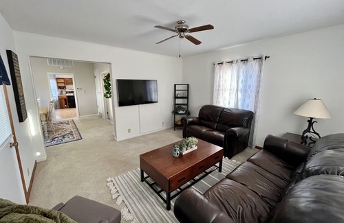 Port Clinton House | Great Location ONLY 5 Blocks to Beach