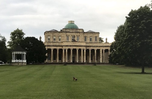 Cheltenham Apartment | Great location - Perfect for Racecourse and town. Walking distance to both.
