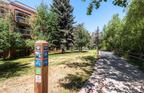 Downtown Park City Condo | Great location! Steps from Main Street, the Town Lift, Shopping and Restaurants