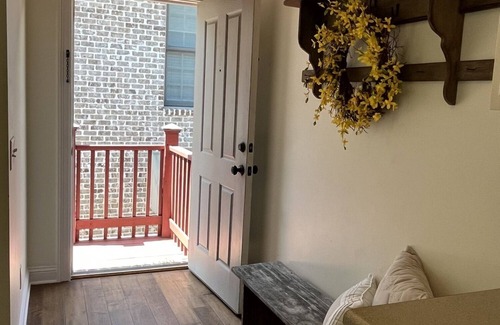 Darien Apartment | Great Location! This adorable carriage house style studio apartment is located in the center of it all in Darien. The Darien Riverfront, restaurants and shops are literally steps away.