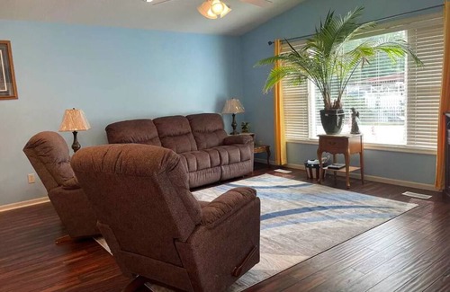 Arnolds Park House | Great Location! - Vacation Cabin with easy access to Arnolds Park!